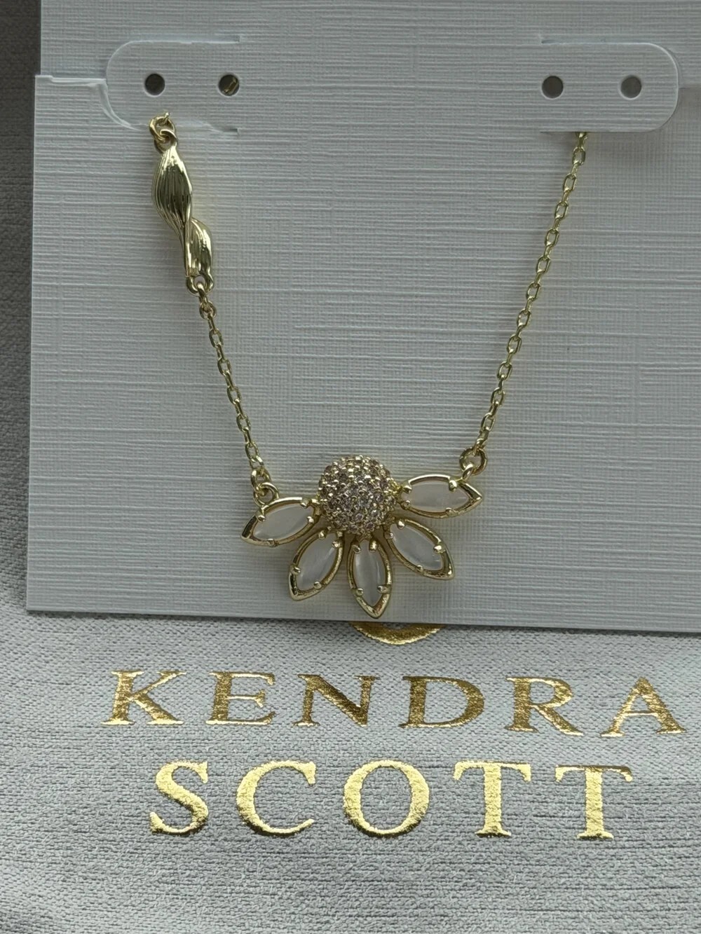 Kendra Scott necklace